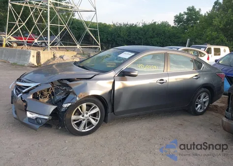 2015 Nissan Altima 2.5 Sv из США, поврежденный, VIN 1N4AL3AP3FC255831